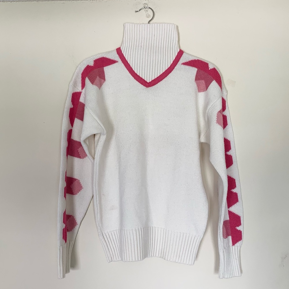 David Meister | Vintage Wool Blend Turtleneck Sweater in White and Pink 80s Ski